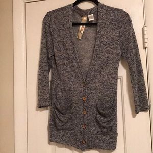Grey 3/4 sleeve sweater with brown buttons